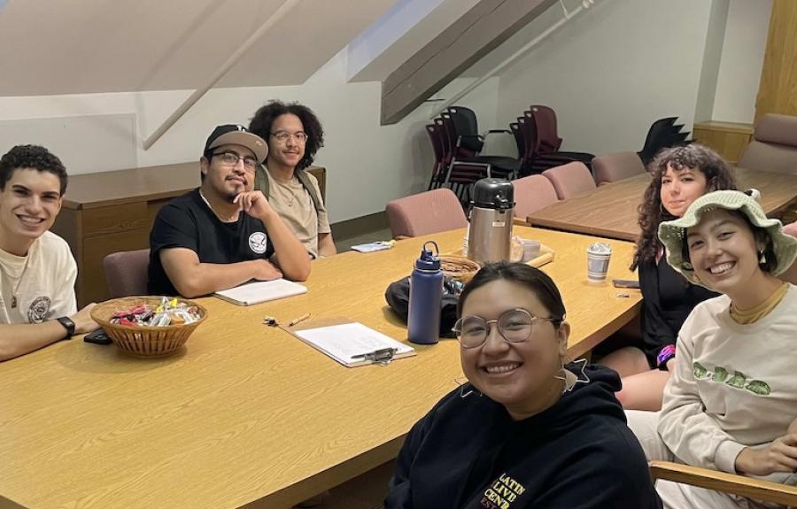 Students attending Nuestra voz en español