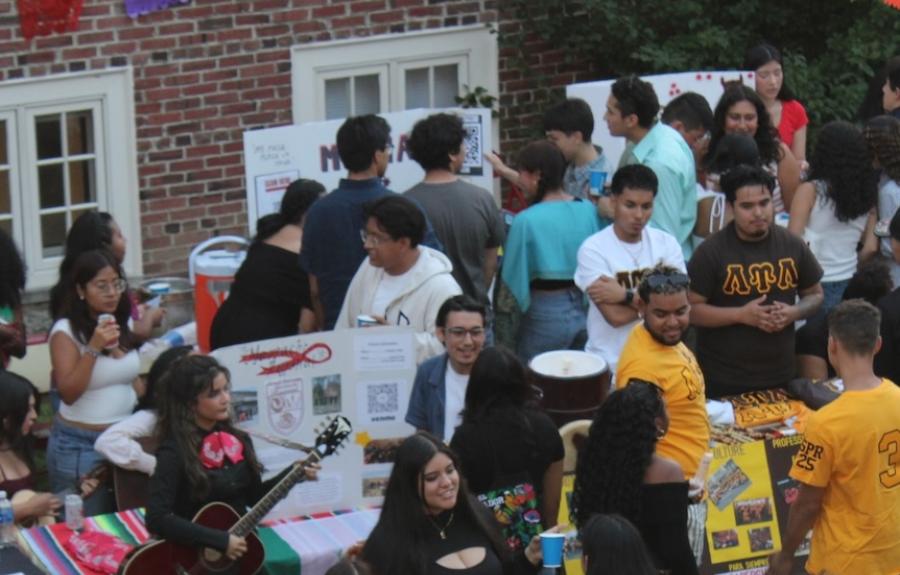 Students attending the 2025 Bienvenidos BBQ